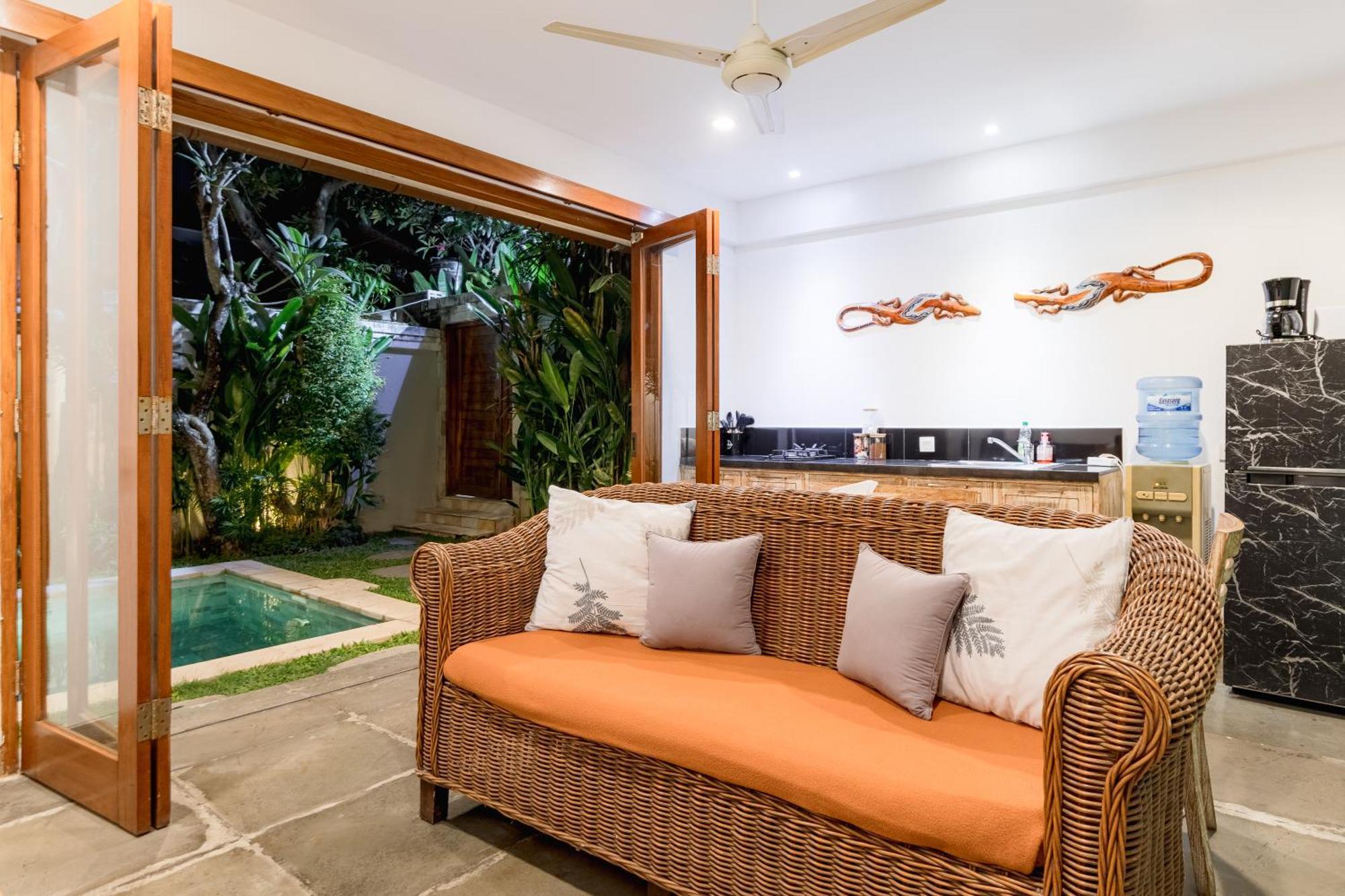 Two Lizards Beach Villas Санур Экстерьер фото